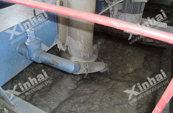 flotating-mineral-in-ore-flotation-cell.jpg